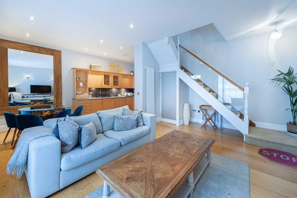 House in London, City of Westminster - View 2