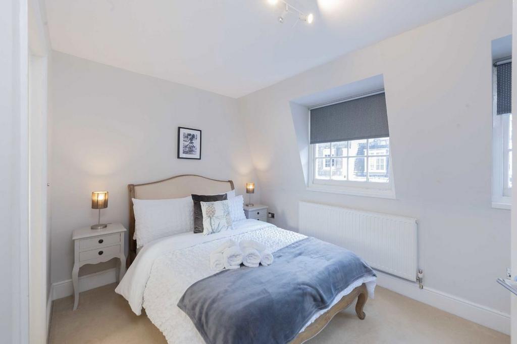 House in London, City of Westminster - View 5