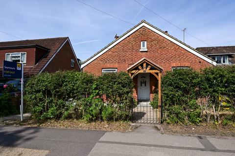 2 bedroom detached bungalow for sale, Cambridge Road, Sandhurst GU47