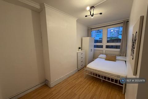 1 bedroom in a house share to rent, Brabazon St, London, E14