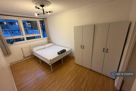 1 bedroom in a house share to rent, Brabazon St, London, E14