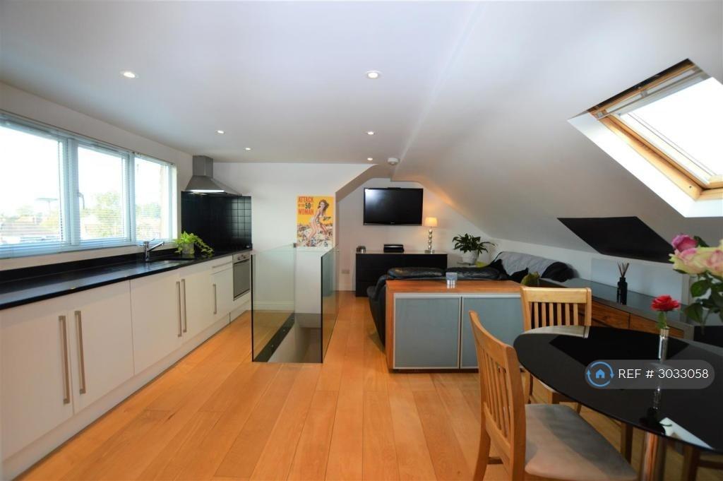 Apartment in Twickenham - View 2
