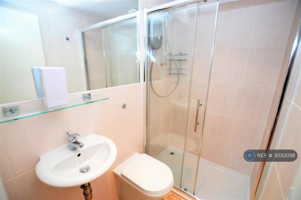 Apartment in Twickenham - View 4