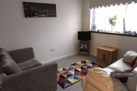 1 bedroom in a house share to rent, Dyson Close, Walsall, WS2