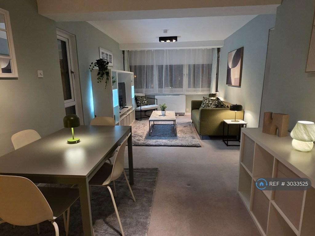 Apartment in Glasgow - View 2