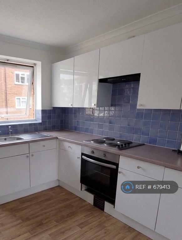 Apartment in Enfield - View 3