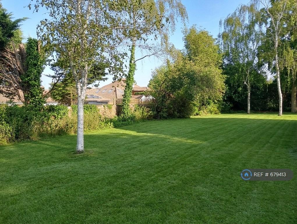 Apartment in Enfield - View 5