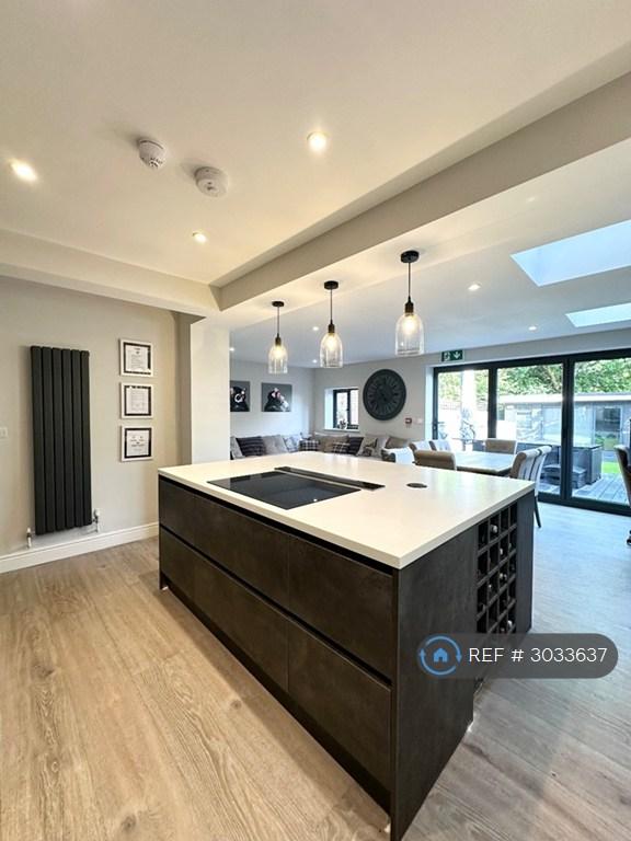 House in London - View 2