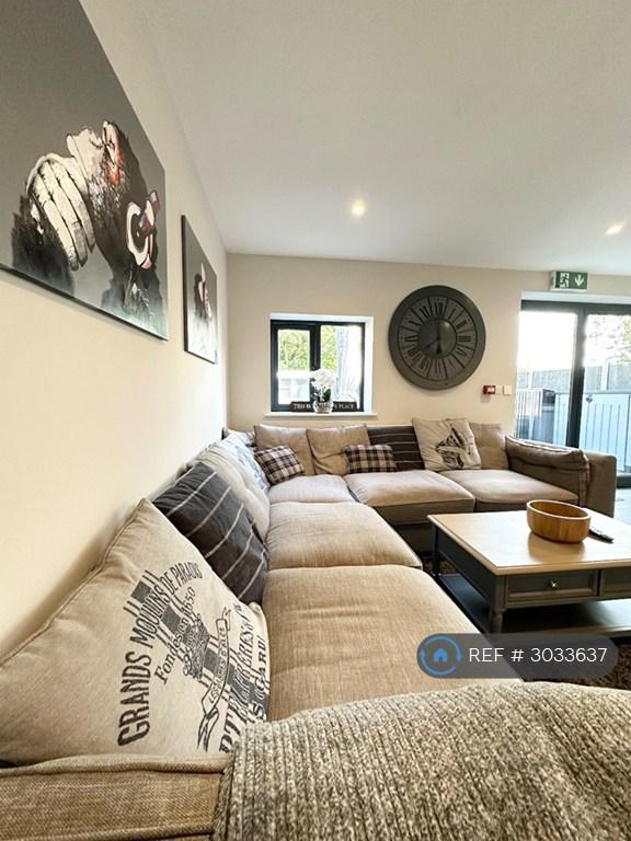 House in London - View 3