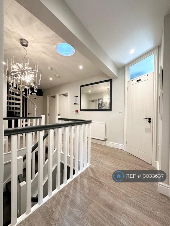 House in London - View 4