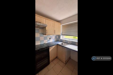 2 bedroom semi-detached house to rent, Kingsbury Walk, Sudbury, CO10