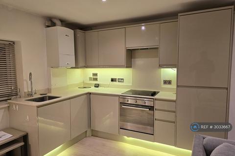 undefined, London Court, Reading, RG1