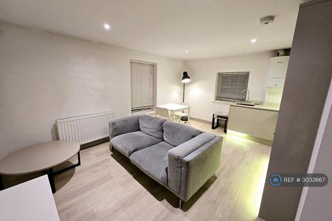 undefined, London Court, Reading, RG1