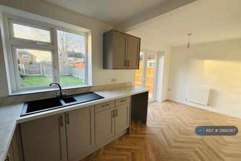 3 bedroom semi-detached house to rent, Oldfield Crescent, Chester, CH4