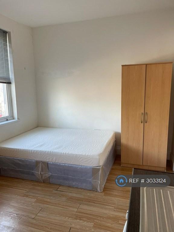 Apartment in London - View 2
