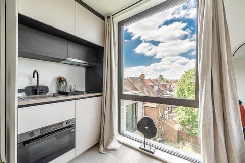 Studio to rent, Ferme House, Harrow, HA1