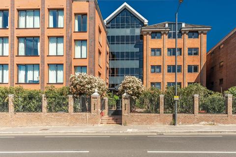 Studio to rent, The Heights, Harrow on the Hill, Harrow, HA1