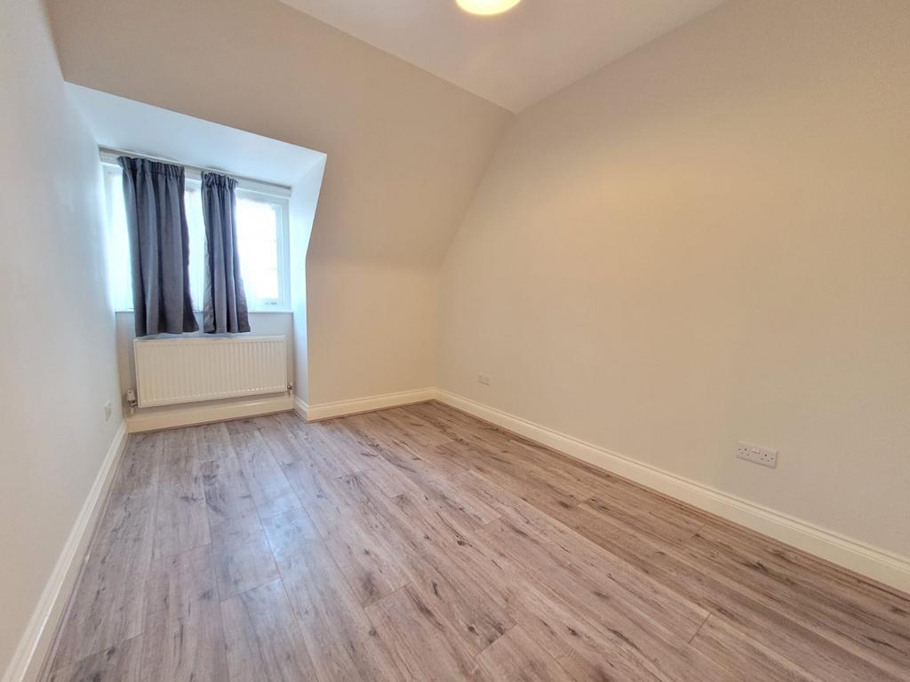 Apartment in London - View 3
