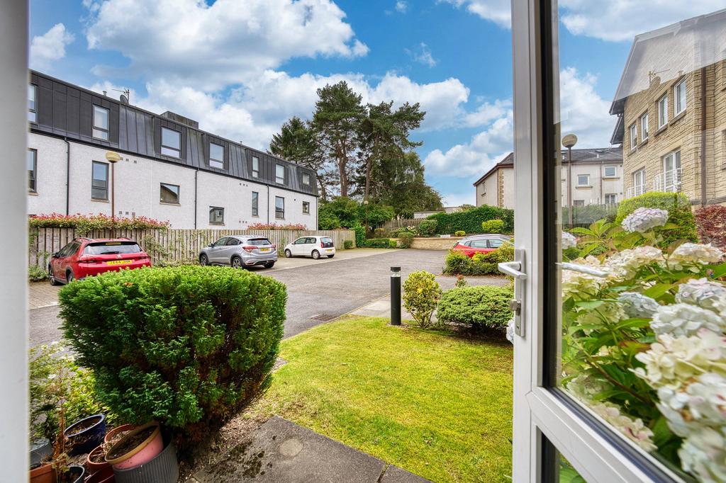 Apartment in Milngavie, South Mains, East Dunbartonshire - View 4