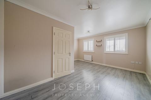 4 bedroom terraced house to rent, Ganymede Close, Ipswich, IP1