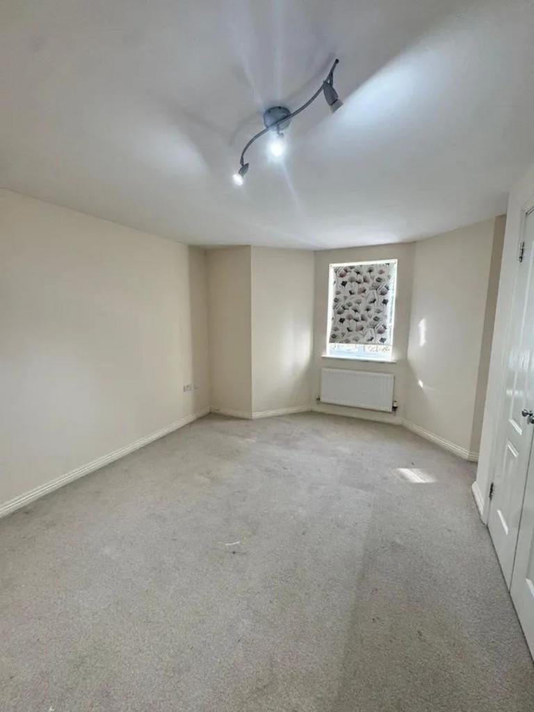 Apartment in Stanmore - View 3
