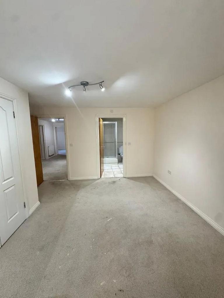 Apartment in Stanmore - View 4