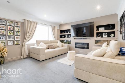 3 bedroom semi-detached house for sale, Milne Road, Bircotes, Doncaster