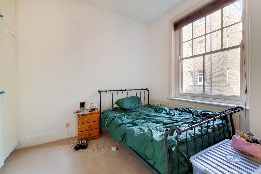 House in London - View 3