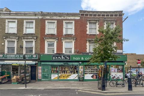 Studio to rent, Chatsworth Road, London, E5