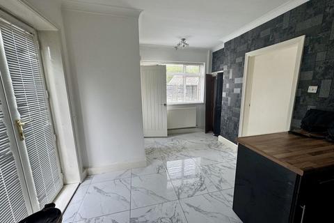 3 bedroom semi-detached house to rent, Powis Square, Sunderland SR3