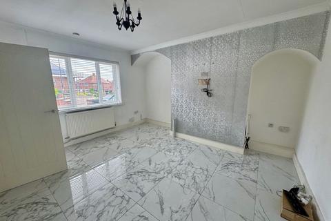 3 bedroom semi-detached house to rent, Powis Square, Sunderland SR3