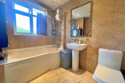 3 bedroom semi-detached house for sale, Chinnor Crescent, Greenford