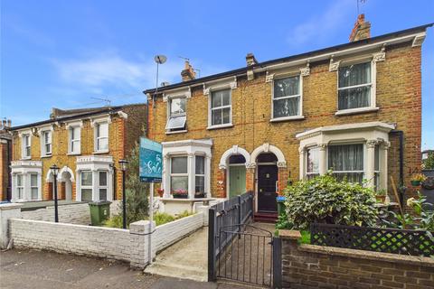 2 bedroom maisonette for sale, Sundorne Road, London, SE7