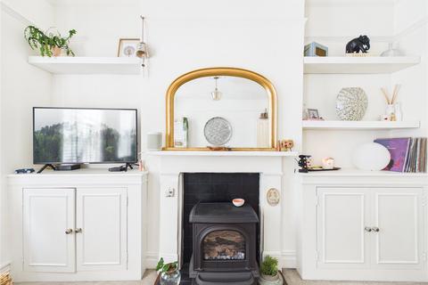 2 bedroom maisonette for sale, Sundorne Road, London, SE7