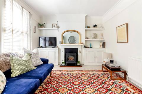 2 bedroom maisonette for sale, Sundorne Road, London, SE7