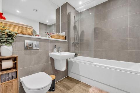 2 bedroom flat to rent, Geoffrey Watling Way, Norwich, NR1
