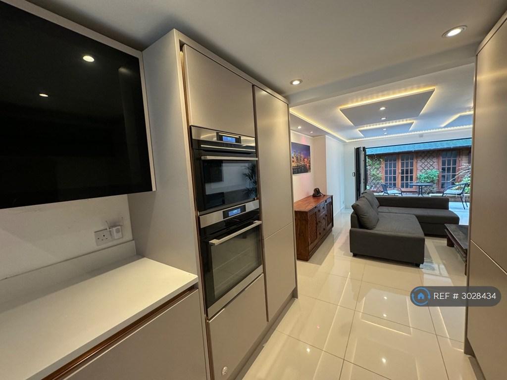 House in Manchester, Greater Manchester - View 2