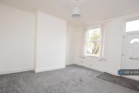 2 bedroom terraced house to rent, Barton Place, Leeds, LS11