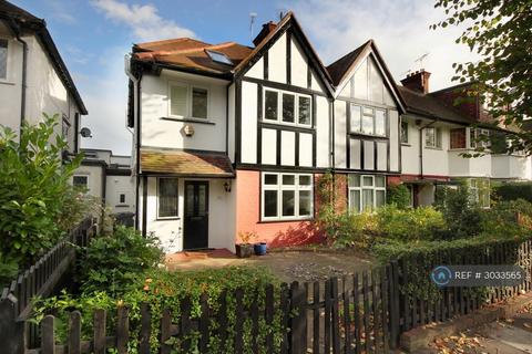 3 bedroom semi-detached house to rent, Princes Avenue, London, W3