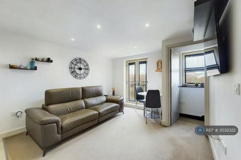 2 bedroom terraced house to rent, Holts Crest Way, Leeds, LS12
