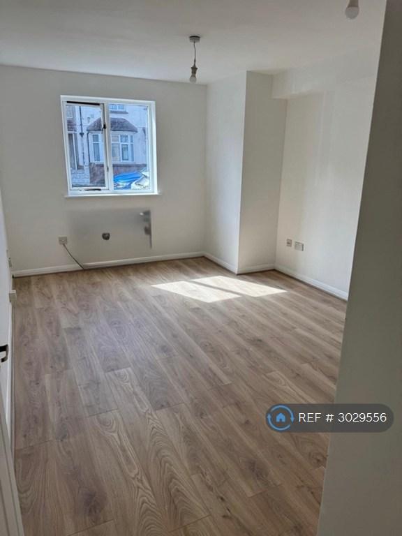 Apartment in London - View 2