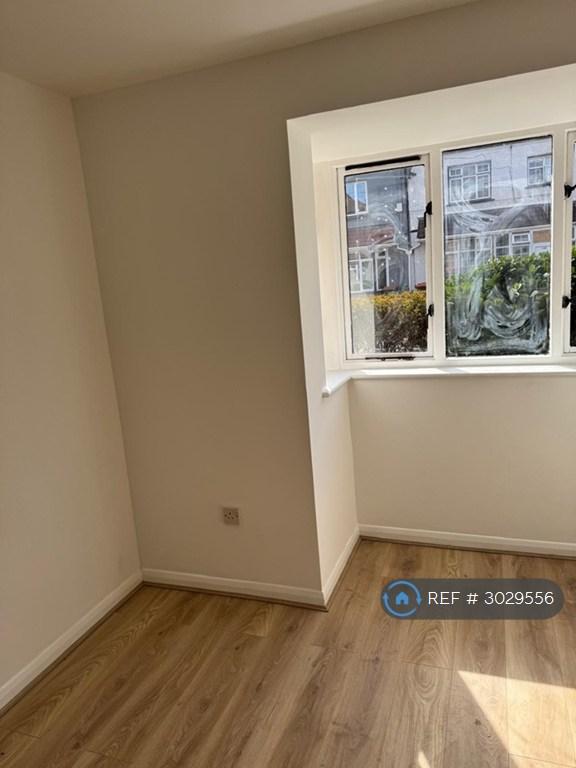 Apartment in London - View 3