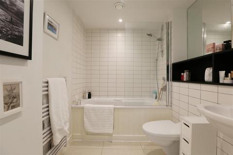 1 bedroom apartment for sale, Upper Richmond Road, London