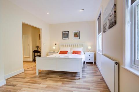 4 bedroom terraced house to rent, Marcia Road, London, SE1 5XF