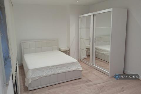 1 bedroom in a house share to rent, Moorside Road, Bromley, BR1
