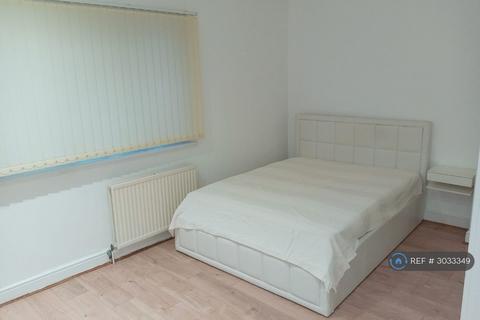 1 bedroom in a house share to rent, Moorside Road, Bromley, BR1