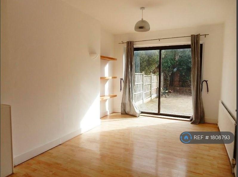 House in Romford - View 2