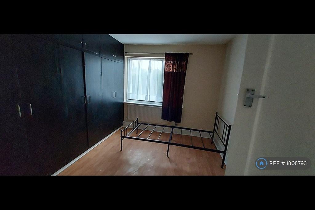 House in Romford - View 4