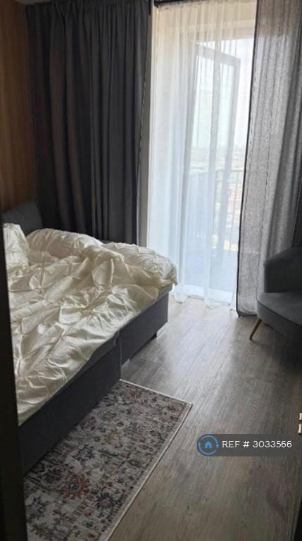 Apartment in London - View 2
