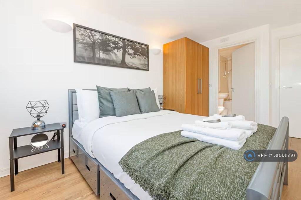 Apartment in London, Royal Borough of Greenwich - More